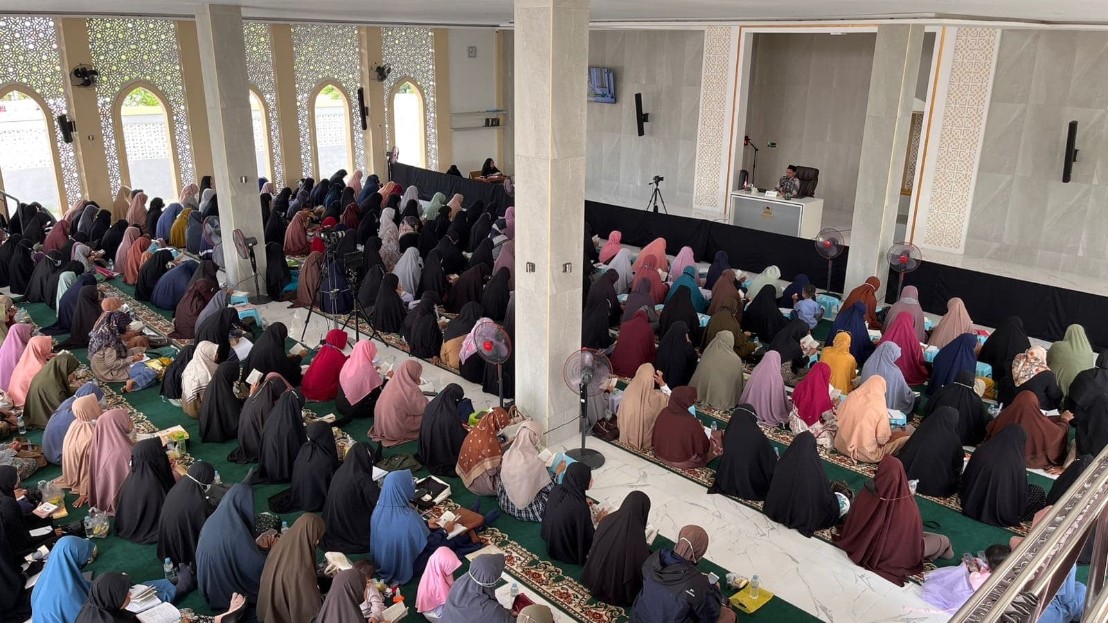 Kajian rutin santri Pesantren Gratis Klaten