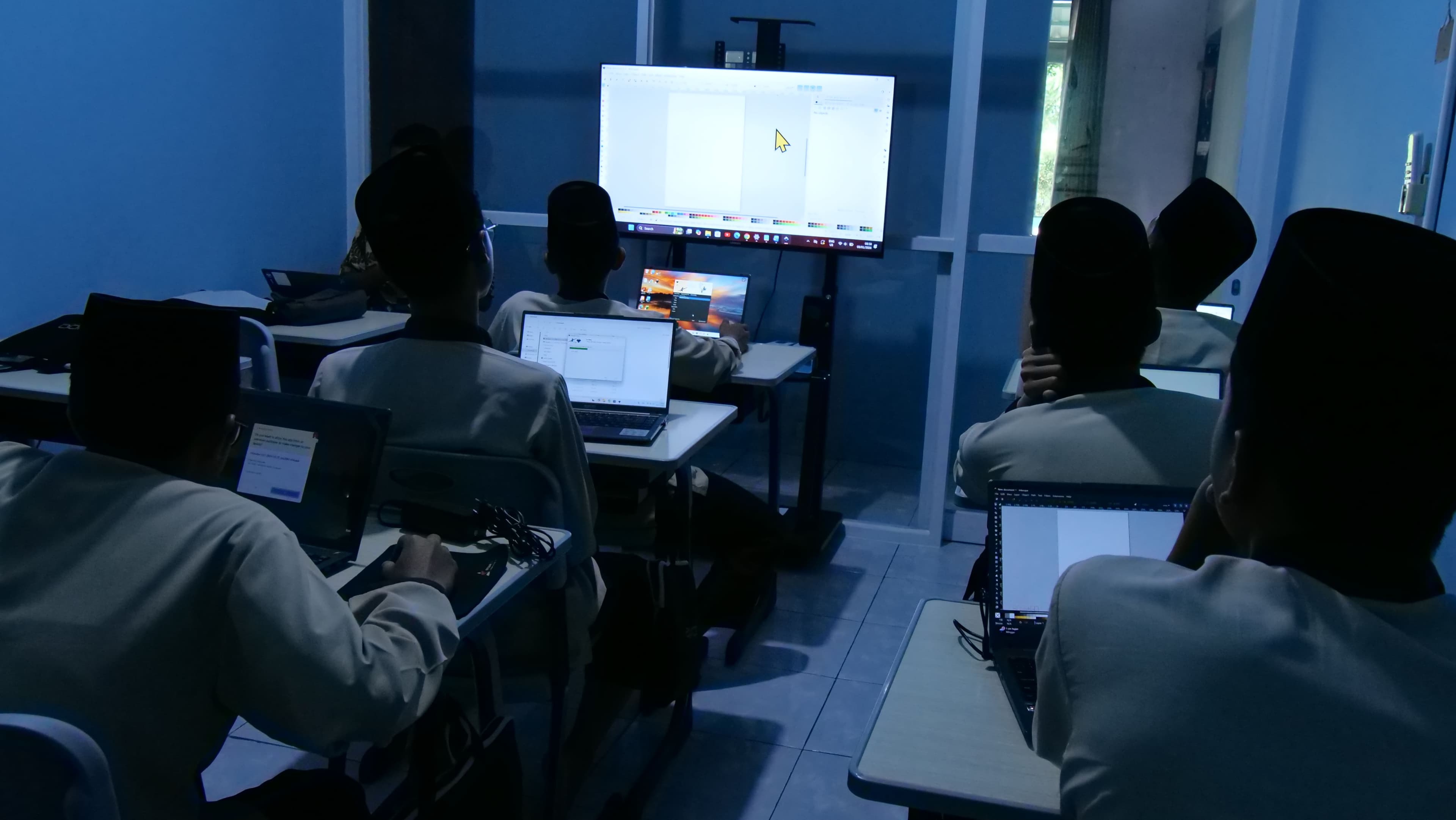 Kegiatan TIK santri Pesantren Gratis Klaten