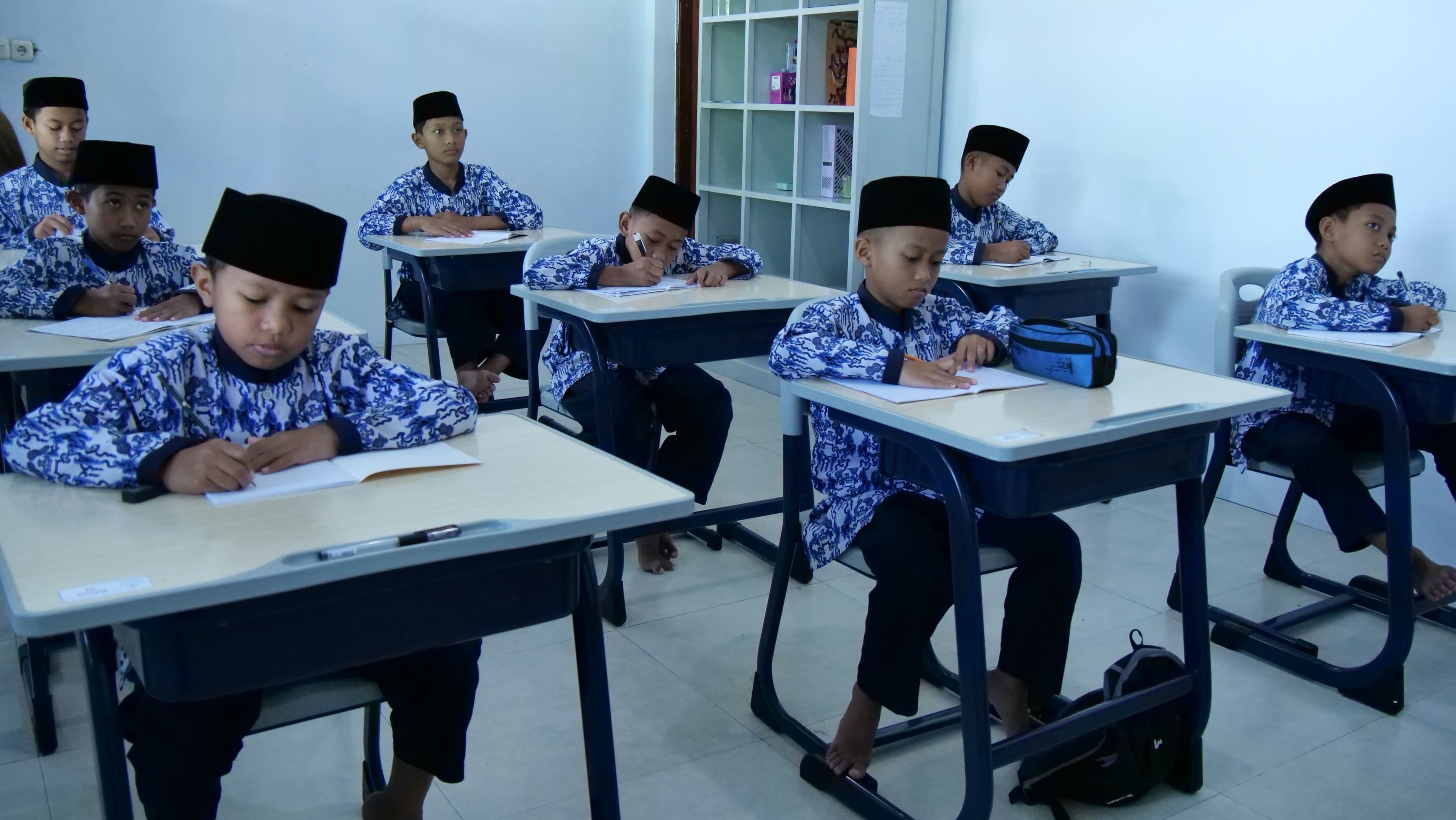 Suasana belajar di asrama santri putra Pesantren Gratis Klaten